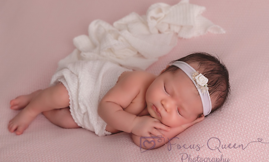 Image 6: Up to 50% Off on Tour - Photography at Focus Queen Photos