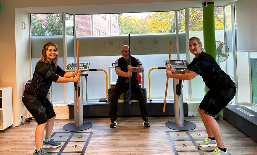 Image 2: EMS-Training & Faszien-Behandlung