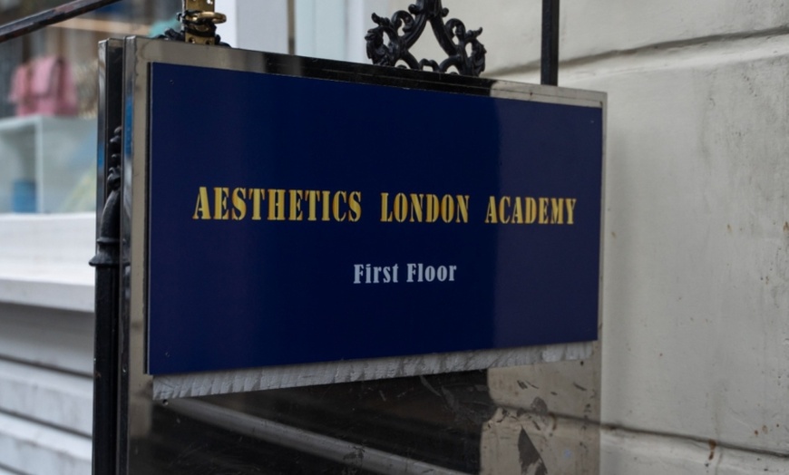 Image 3: Up to 83% Off on Facial - HydraFacial at Aesthetics London Academy
