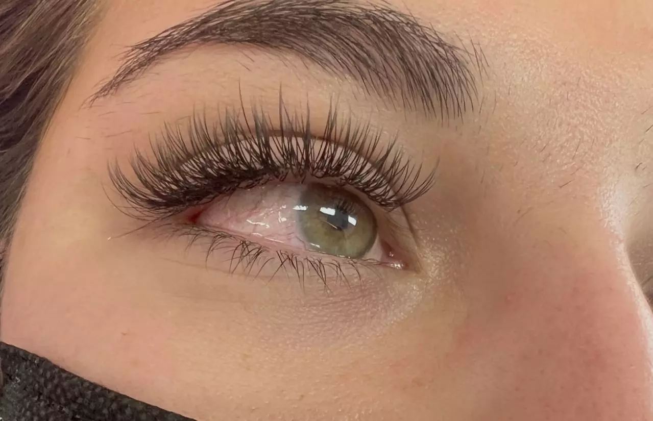 Enhance Your Look with Full Set of Eyelash Extensions