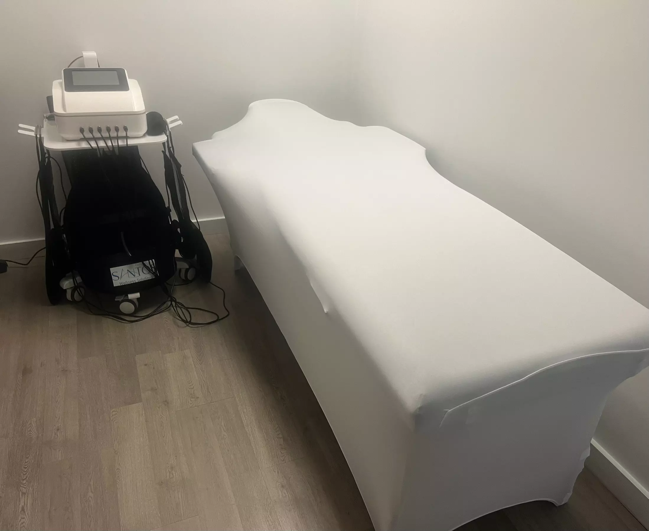 Up to 74% Off on Lipo - Non-Invasive Laser-iLipo at Beauty By Santos