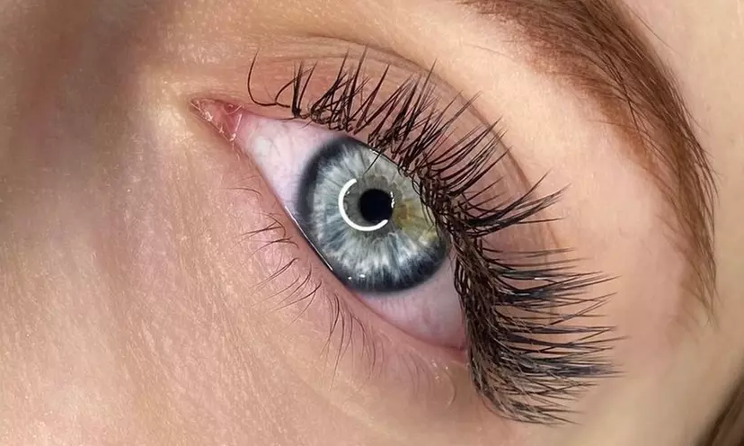 Full Set of Classic, Hybrid Eyelash Extensions w/ or w/o One Week Fill