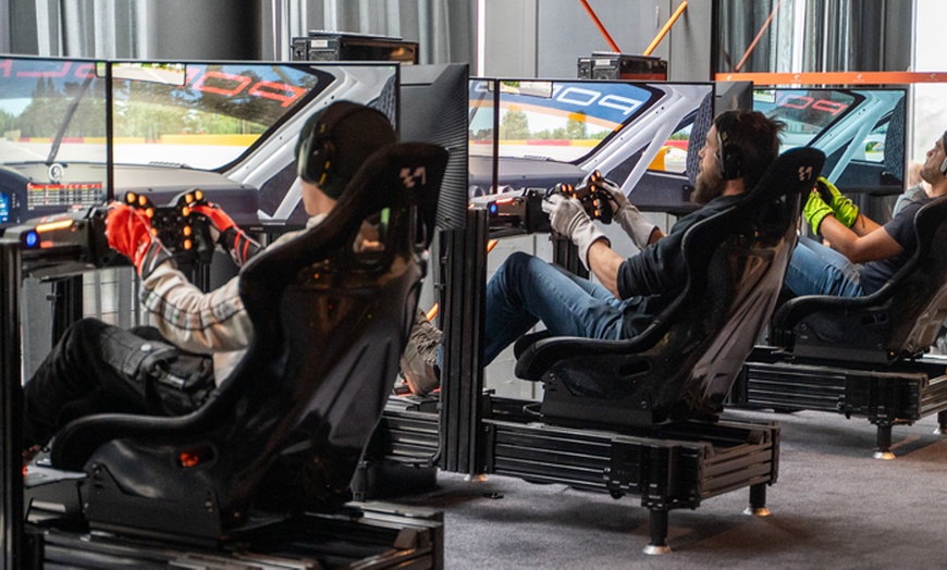 Image 1: Session de simulateur de course au choix