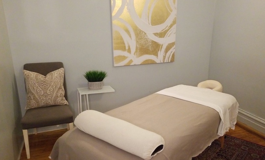 Image 4: 45, 60 or 75-Minute Post-Op Healing Massage by Male Specialist