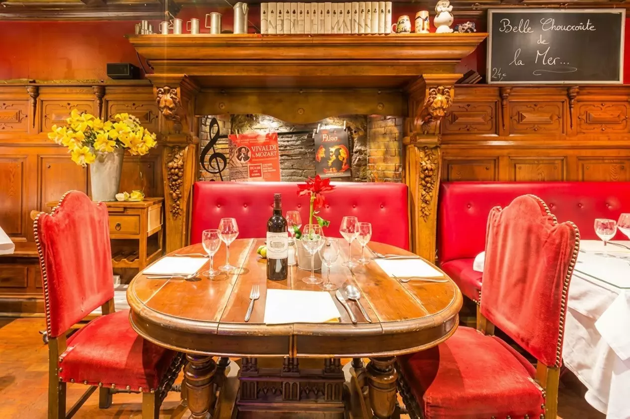 Menu découverte avec entrée, plat et dessert chez Le Cintra