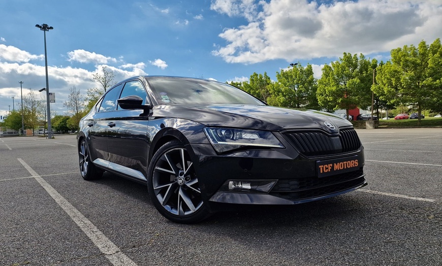 Image 1: Nettoyage premium au choix ou shampouinage des sièges et tissus