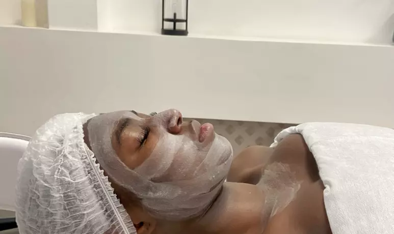 Soin visage spécifique peaux noires et métisses