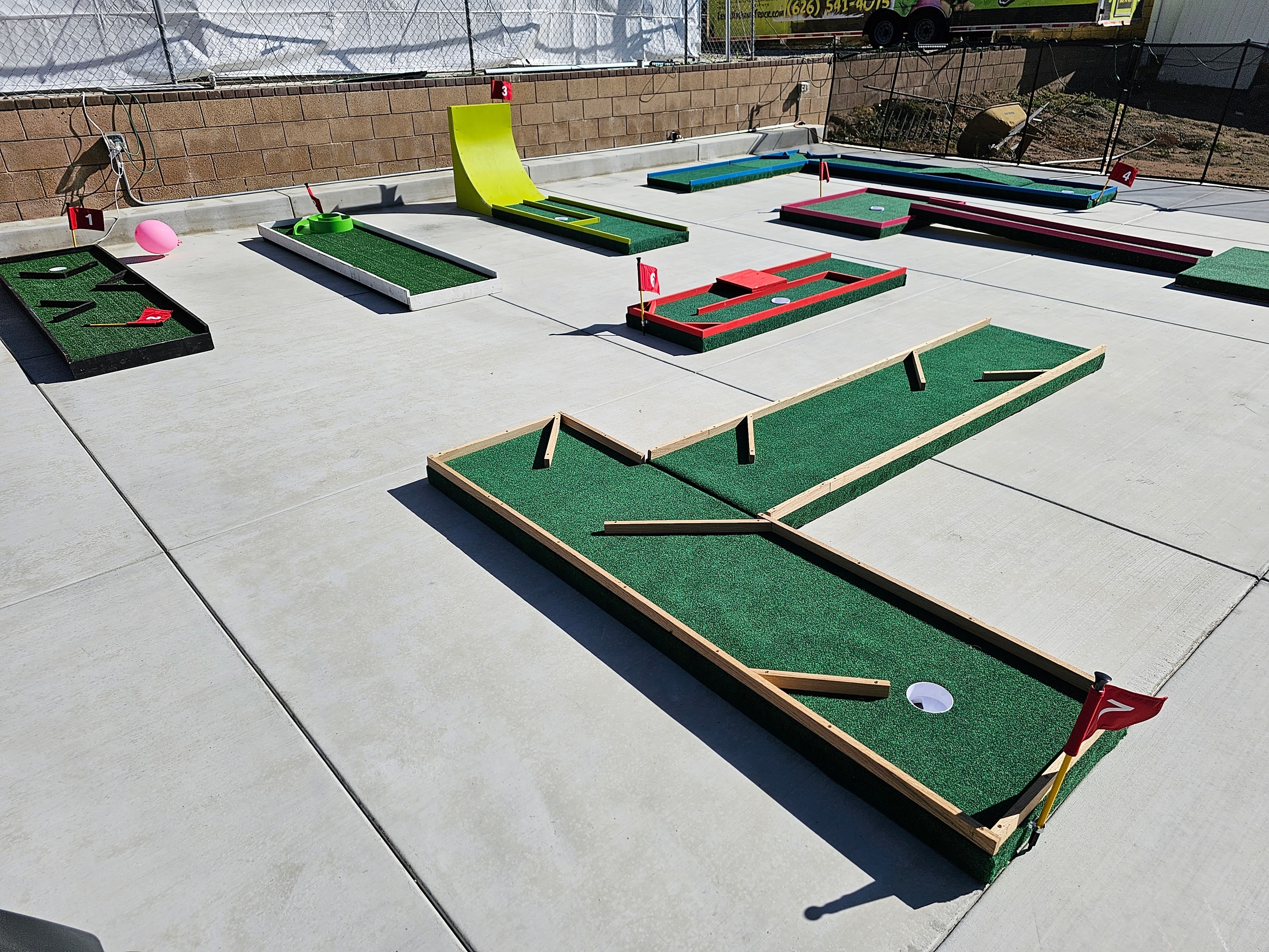 Mobile 6-or 9-Hole Mini Golf Rental in Pomona, CA; Weekday Only