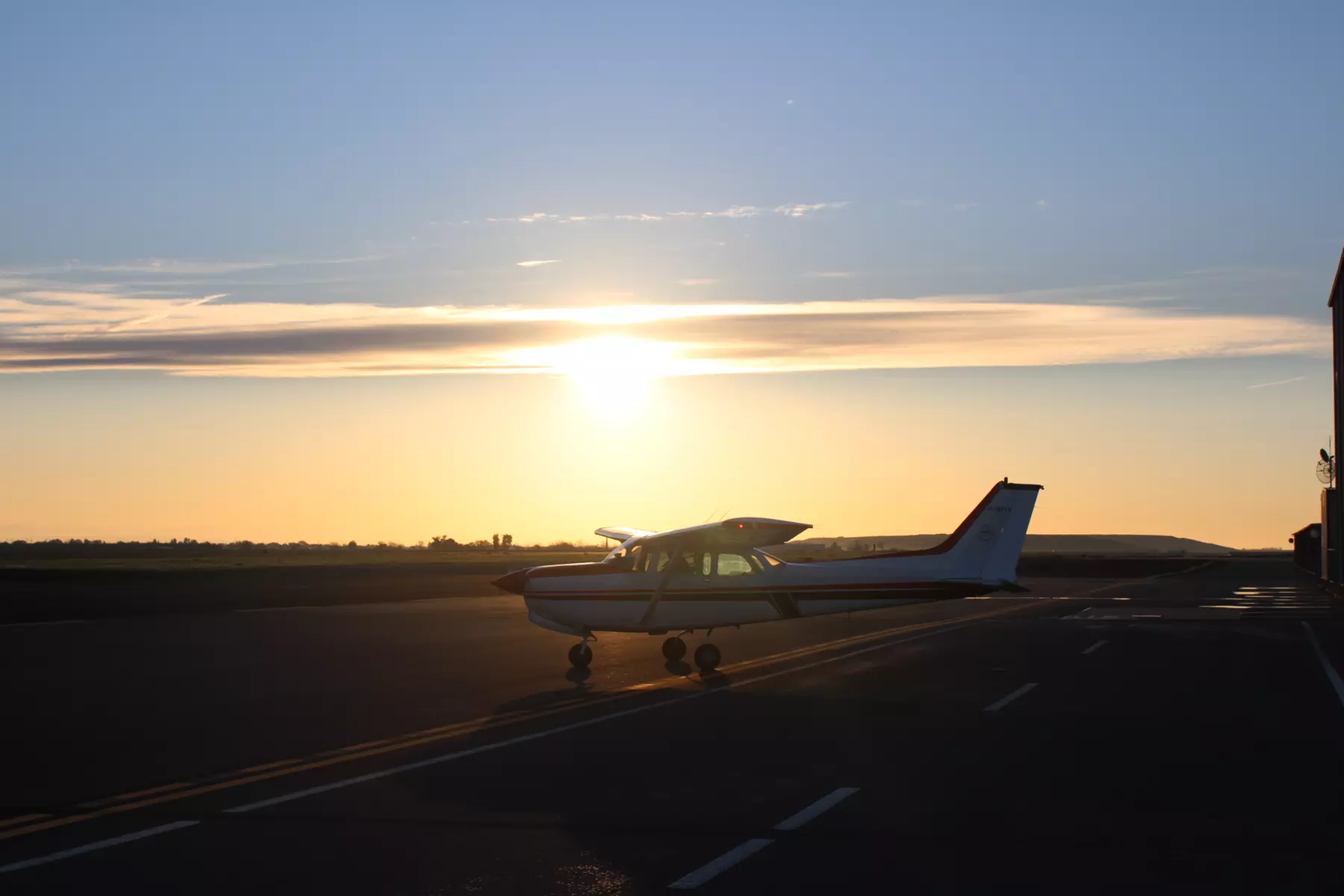 One-Hour Guided Flight Experience – Stockton Metropolitan Airport