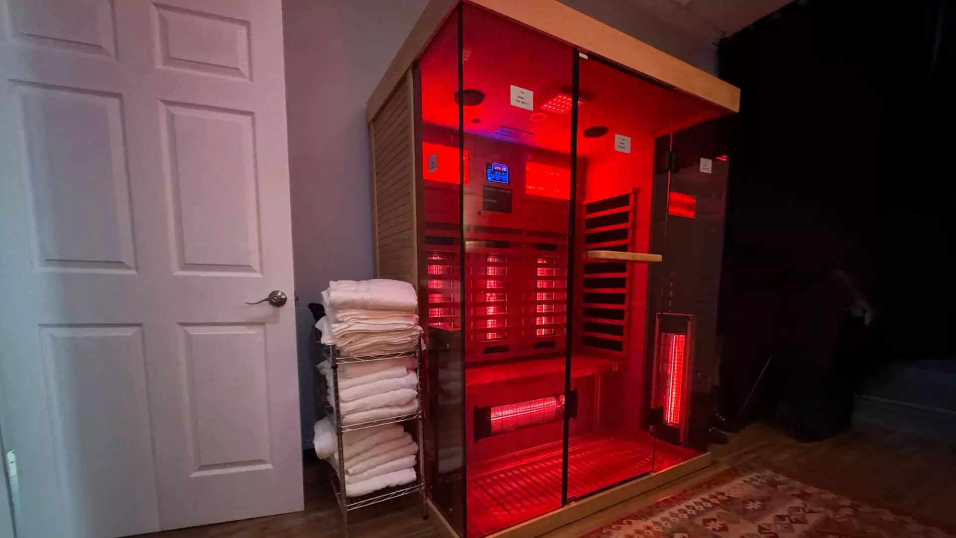 Relax with Infrared Sauna Session for 1 or 2 person or 6 Session for 1