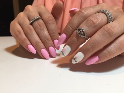Manicure hybrydowy 