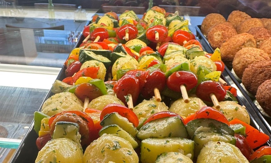 Image 5: Mediterranes Catering nach Wahl für 5, 10 oder 20 Personen 