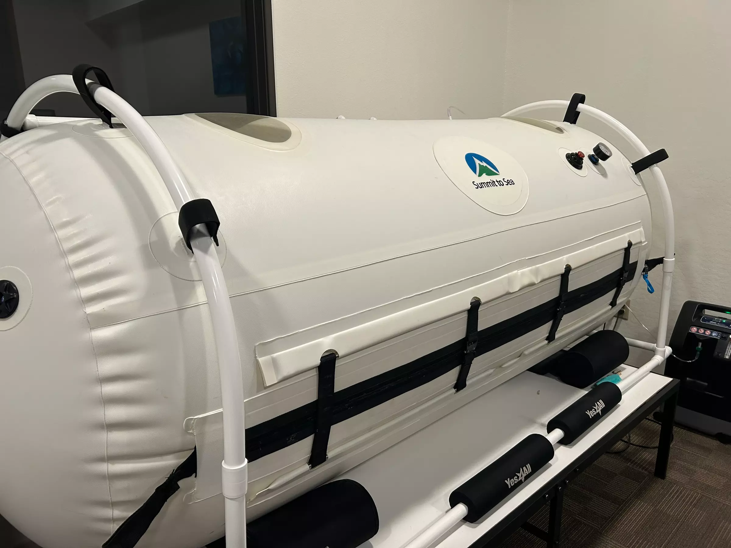 Dive into wellness with Hyperbaric PLUS 2's 60-minute session for up to 40% off in a hyperbaric oxygen chamber - Primary Image