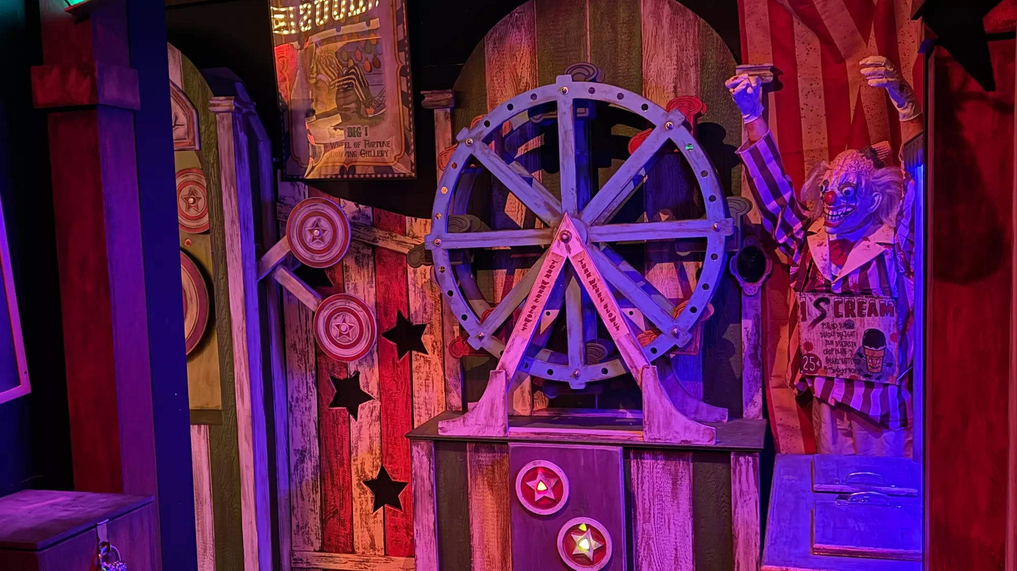 Unlock Epic Fun & Adventure w/ Admission for 60 Minutes Private Rooms!