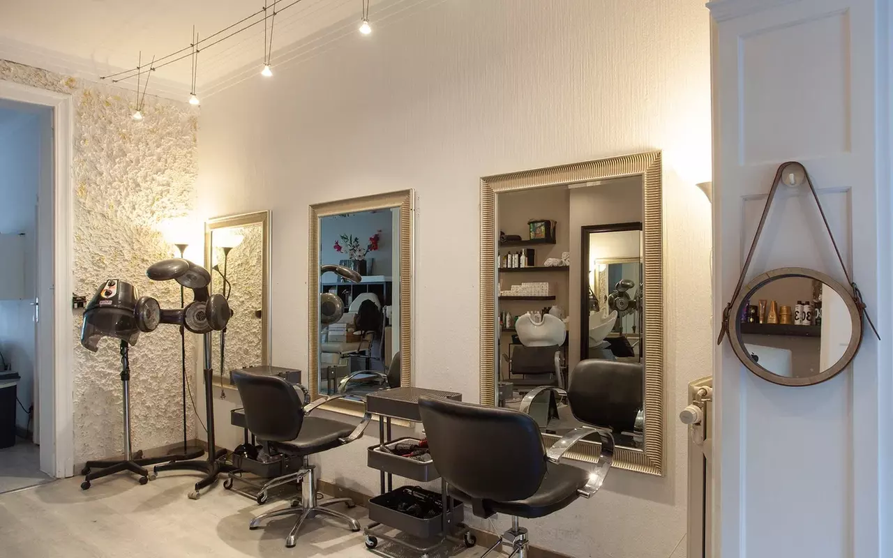 Lissage brésilien pour toute longueur pour 1 personne à partir de 69,99€ chez Wall Coiffure