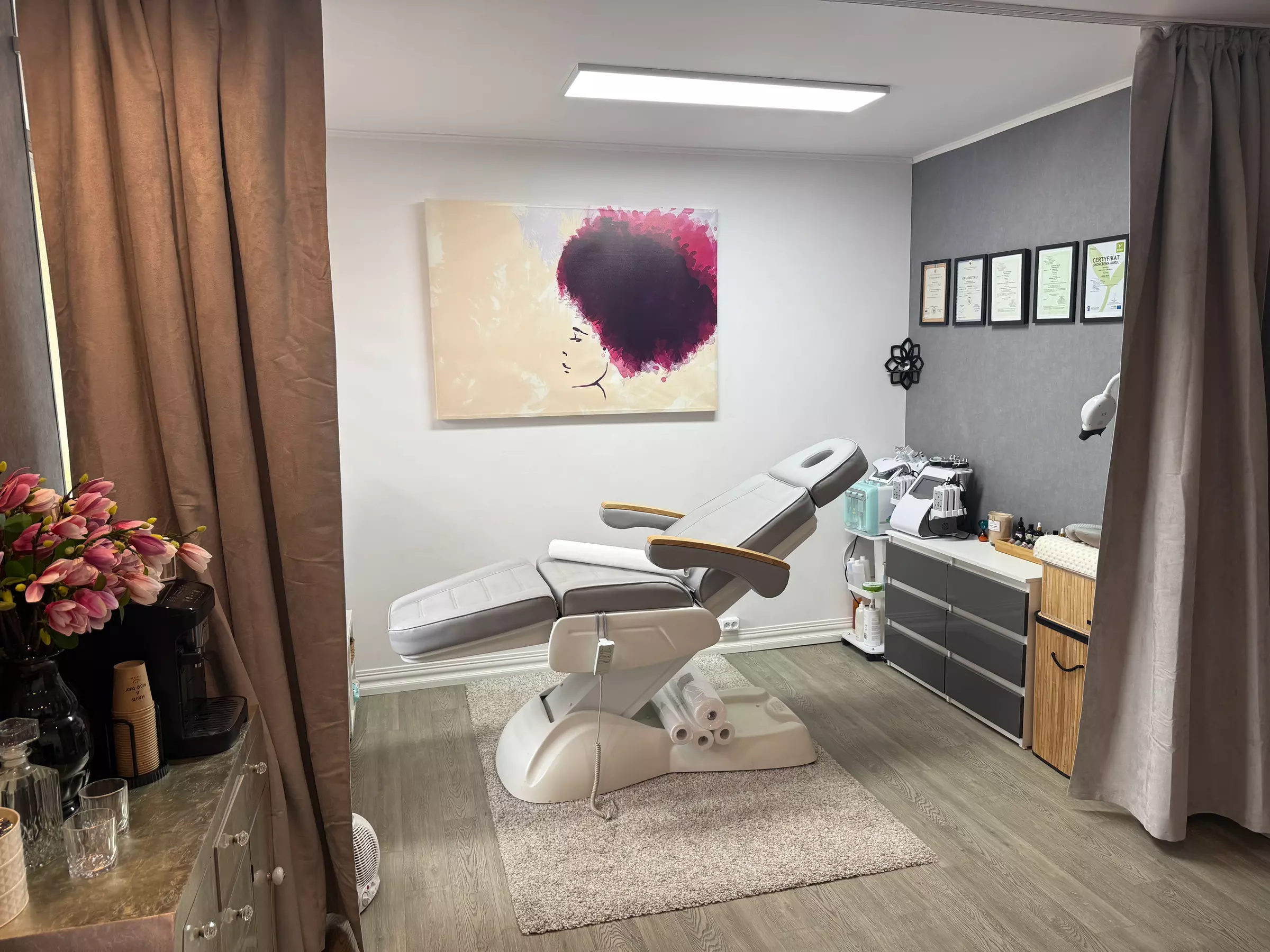 Wybrane masaże, oczyszczanie twarzy, lifting lub zabiegi modelujące ciało w Masaż SPA Katowice (do -42%) - Second Medium