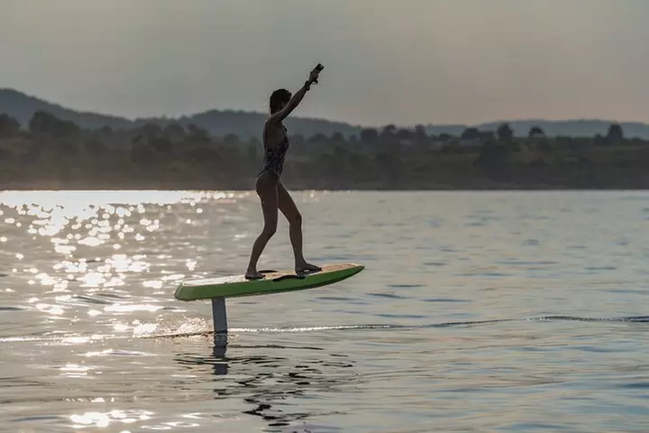 Efoil Lessons & Half-Day Party – Fly Over Water