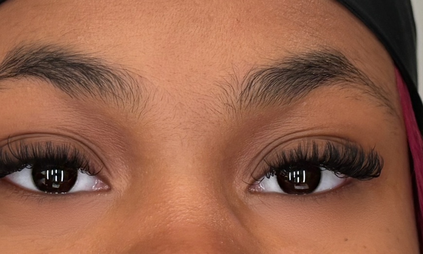 Image 3: Up to 40% Off on Eyelash Extensions at KYAE.co