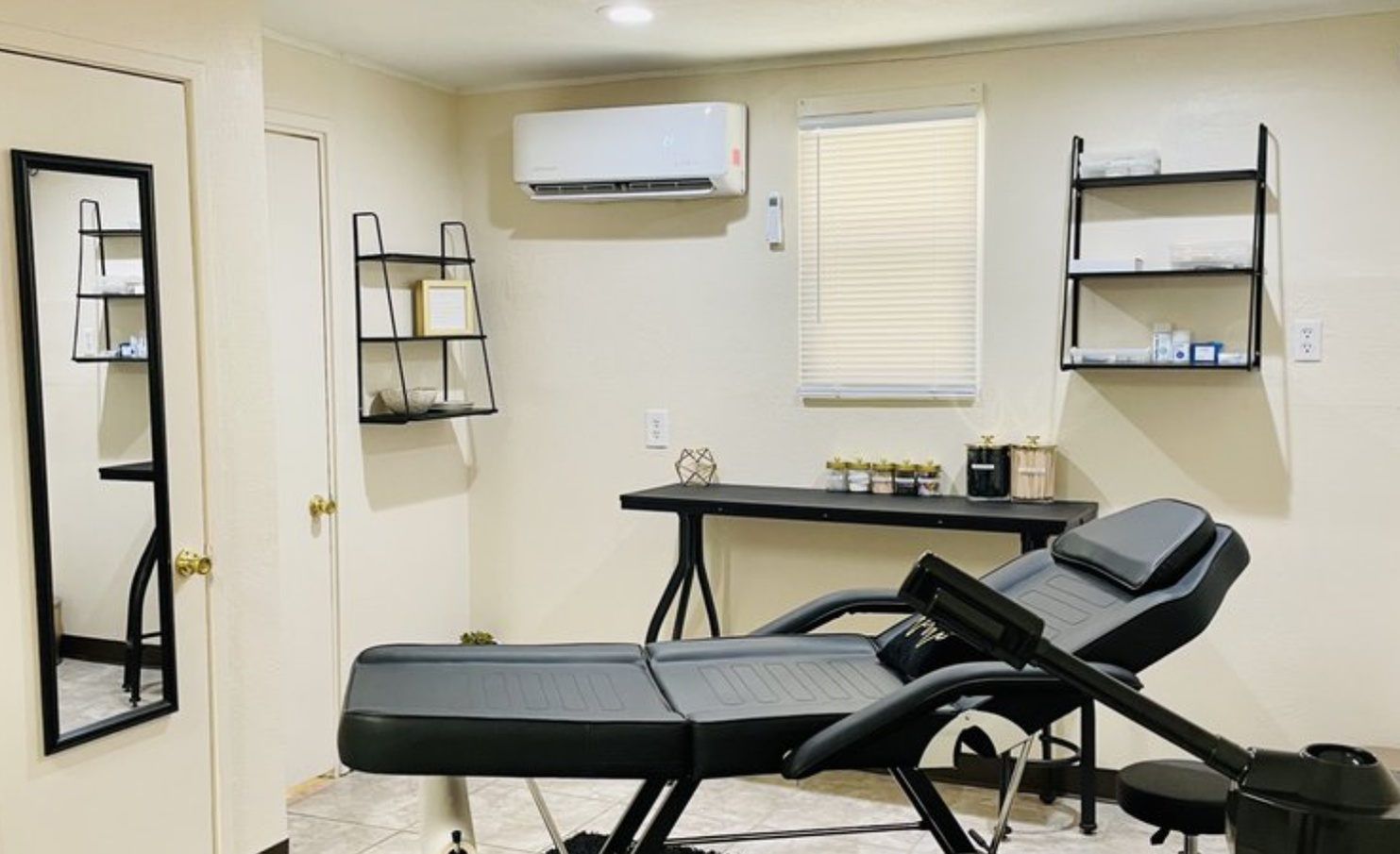 Flawless Skin with 1, 3 or 5 Extended Bikini Waxes or Brazilian Waxes