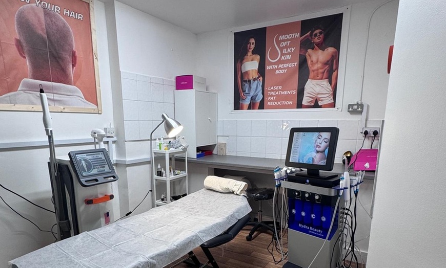 Image 2: Radiant Skin Transformation With Hydrafacial