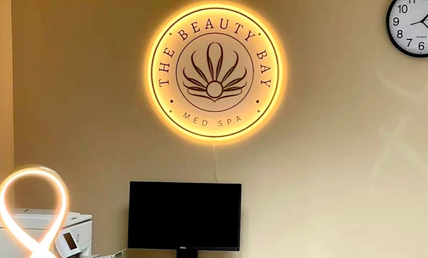 Image 4: Enhance Your Beauty with: 20 or 40 Units of Botox 