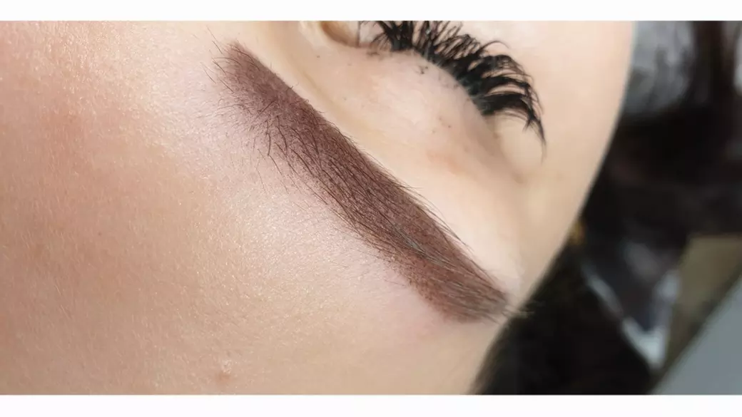 Makijaż permanentny brwi