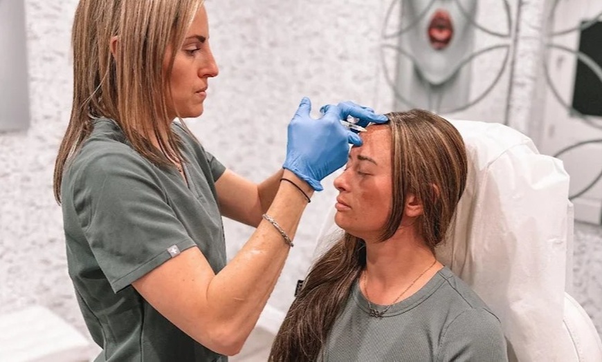 Image 3: 20 or 40 Units of Botox Treatments for Smoother Skin