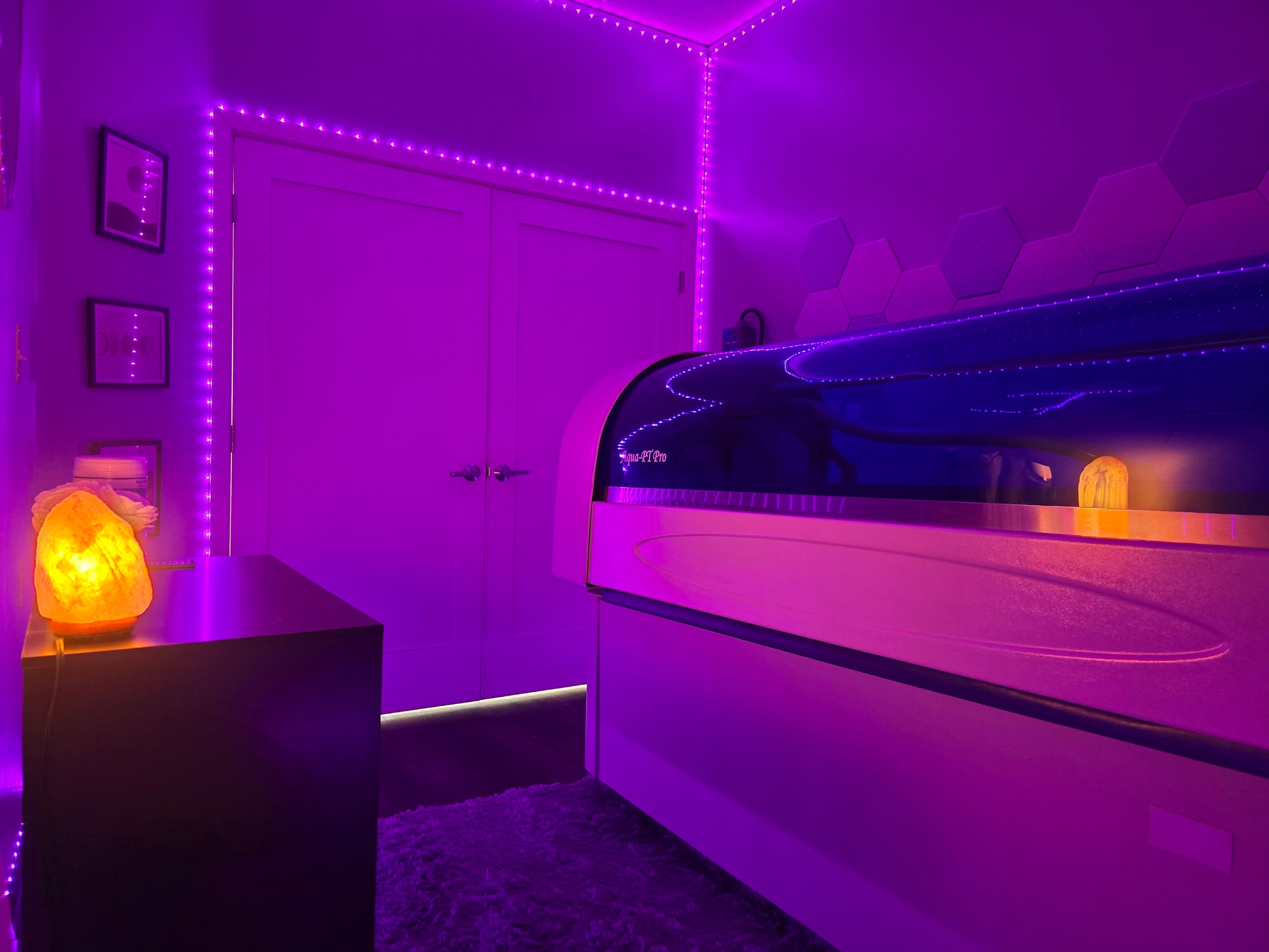 Experience Bliss: Aqua Spa Massage