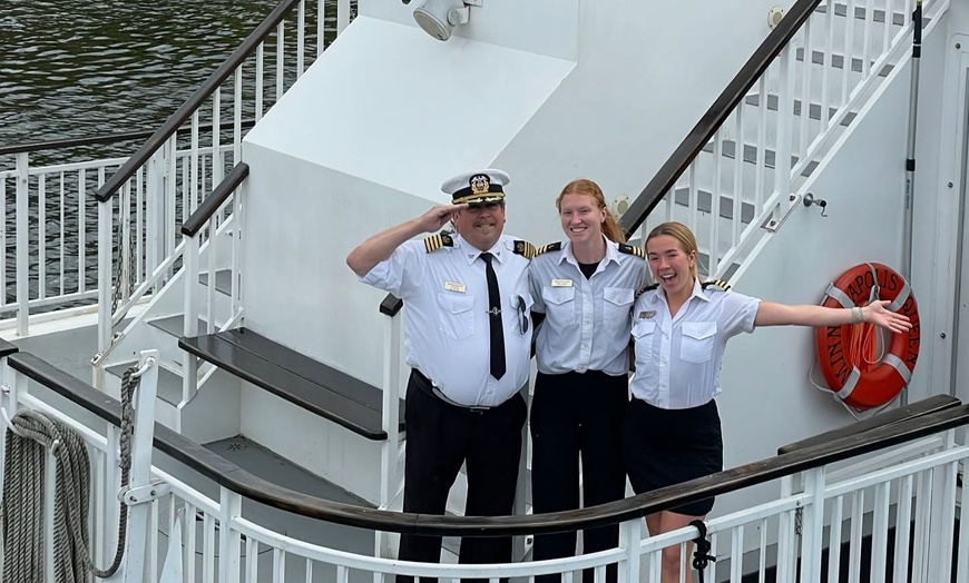 Image 2: Mississippi River Cruises: Dining/Sightseeing on the Minneapolis Queen