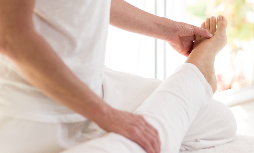 Image 2: 45-Min Shiatsu or Reflexology (Combo of Eastern & Western Reflexology)