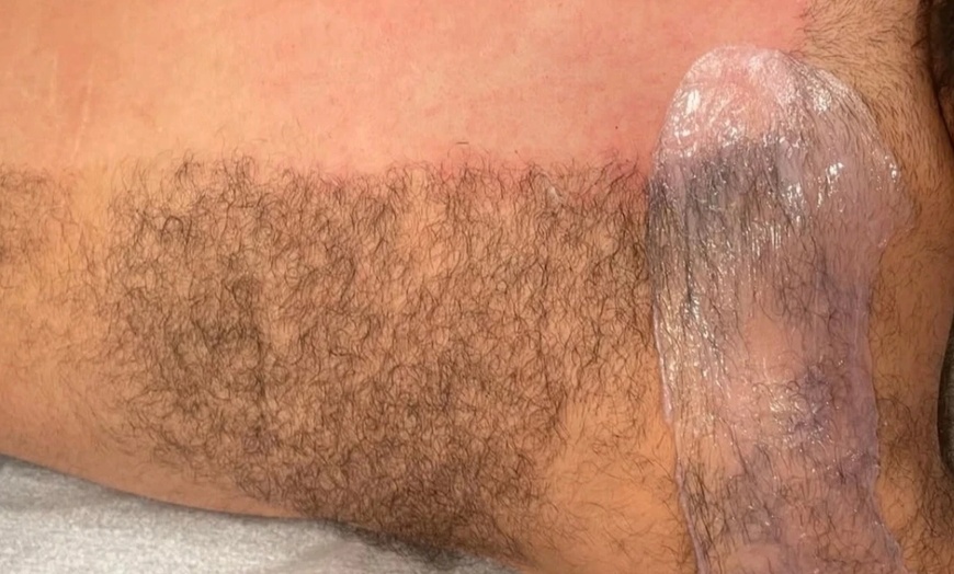 Image 2: Feel Fresh: 1, 3 or 5 Female Brazilian Soft/Strip Wax Sessions 