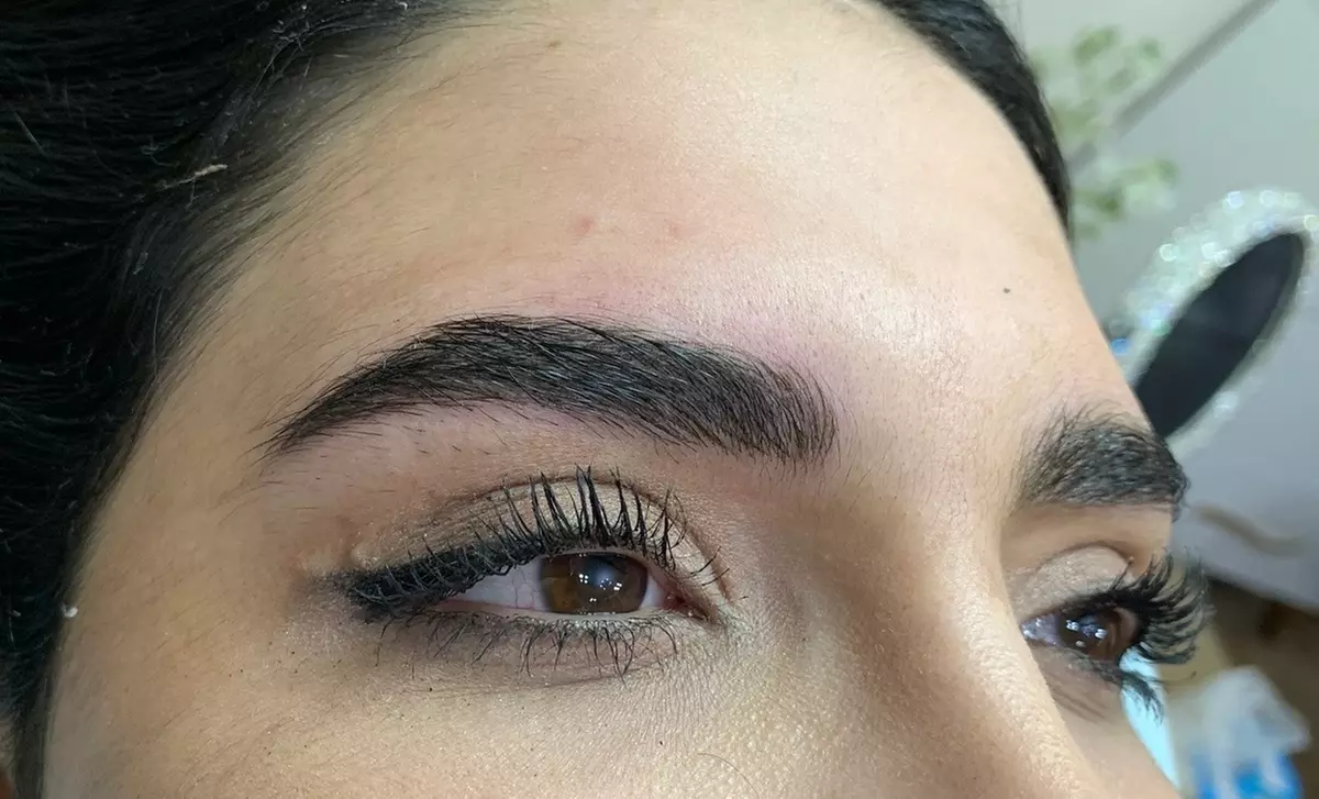 Perfect Your Brows with a Microblading / Touch-Up Session