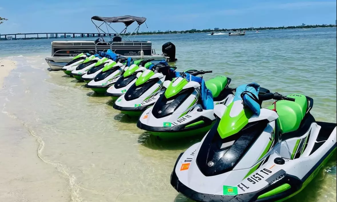 Embark on a 90-Minute Jetski & Boat Excursion for Unforgettable Adventures in Miami Beach