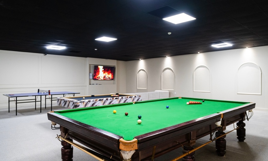 Image 3: Entertainment Room for 2 Hours w/ Refreshment-Up to 6, 12 or 30 People