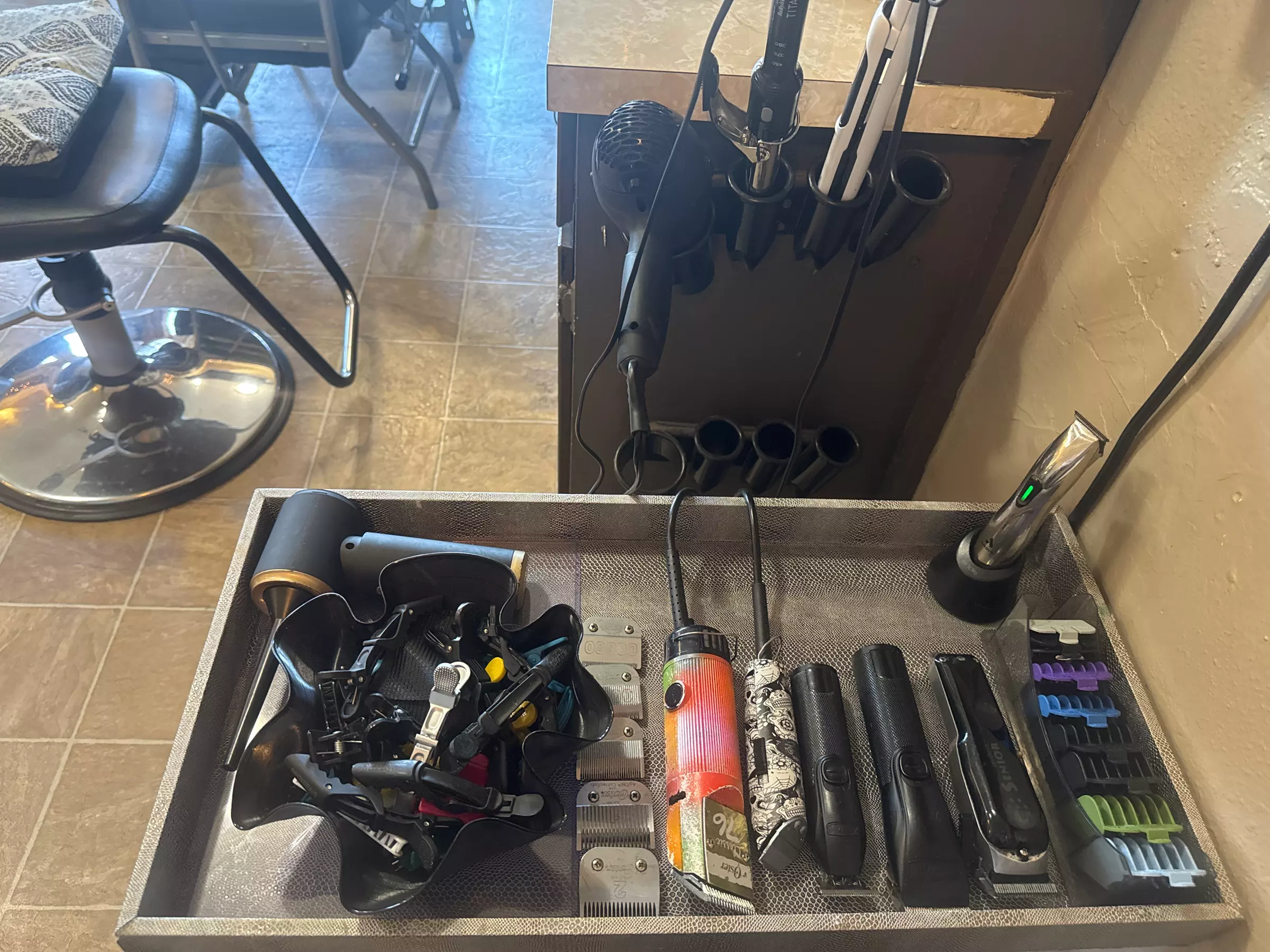 Transform Your Hair with a Men's and Women's Cut!