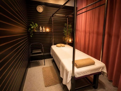 Foot Reflexology Massage (60-Minutes) - In Step Massage