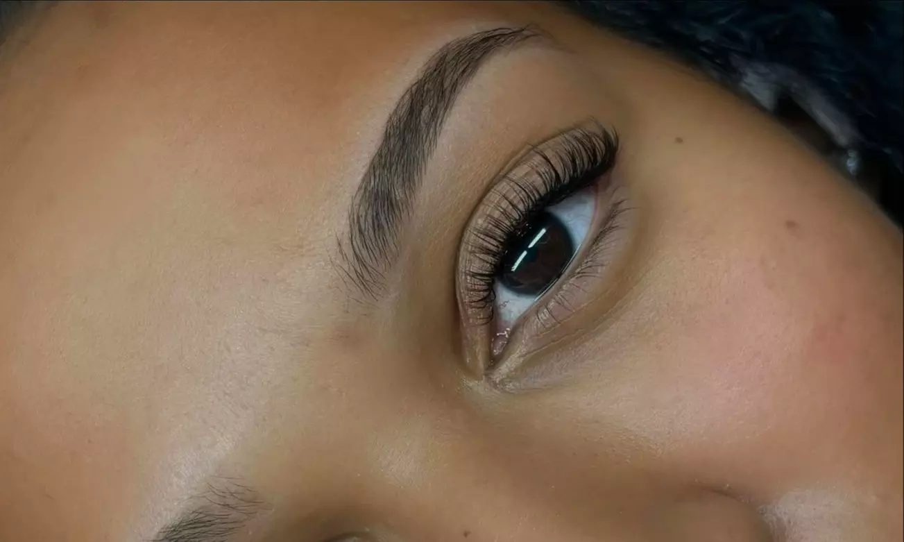 Transform Your Look with Classic Lash Extensions and Refill