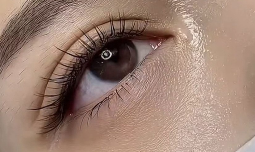 Natural Eyelash Extensions for First-Time Clients