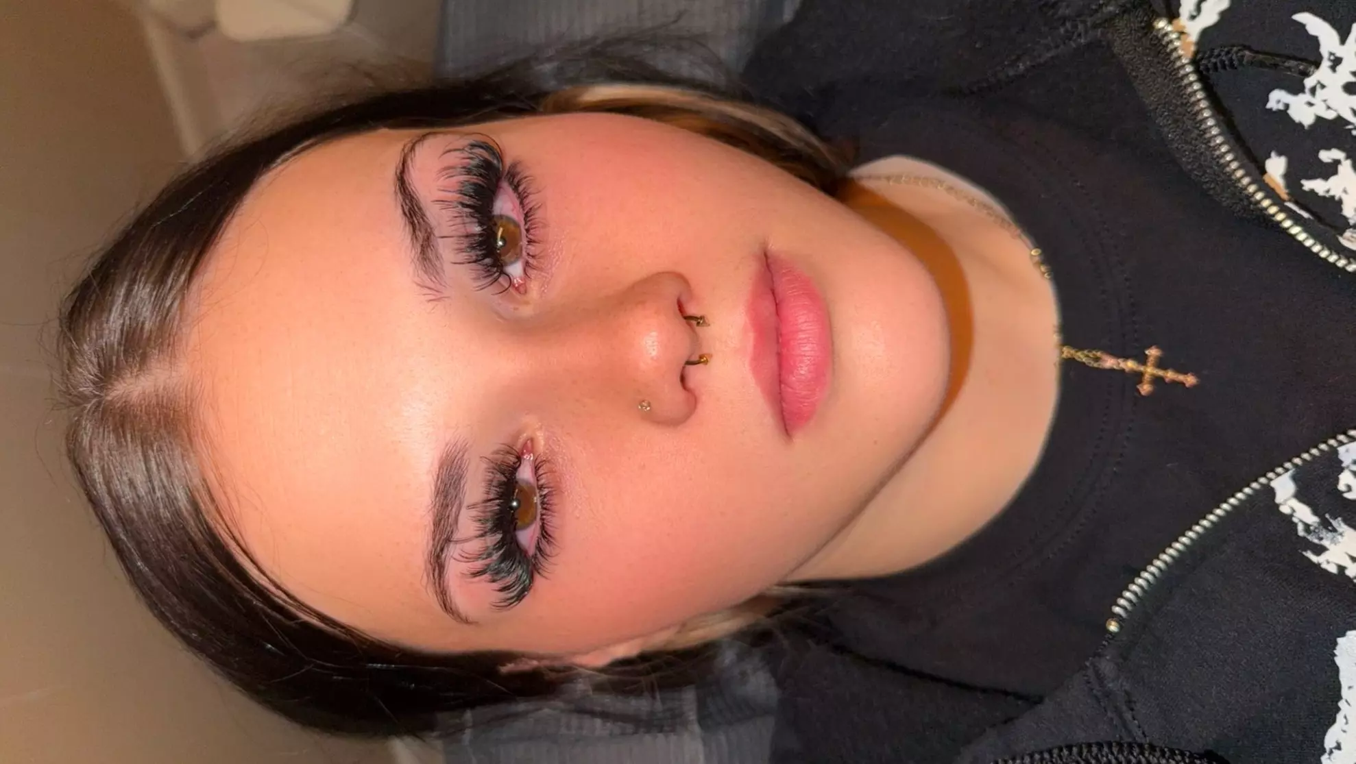 Get Stunning Eyelash Extensions: Cat Eye, Classic, Hybrid & More
