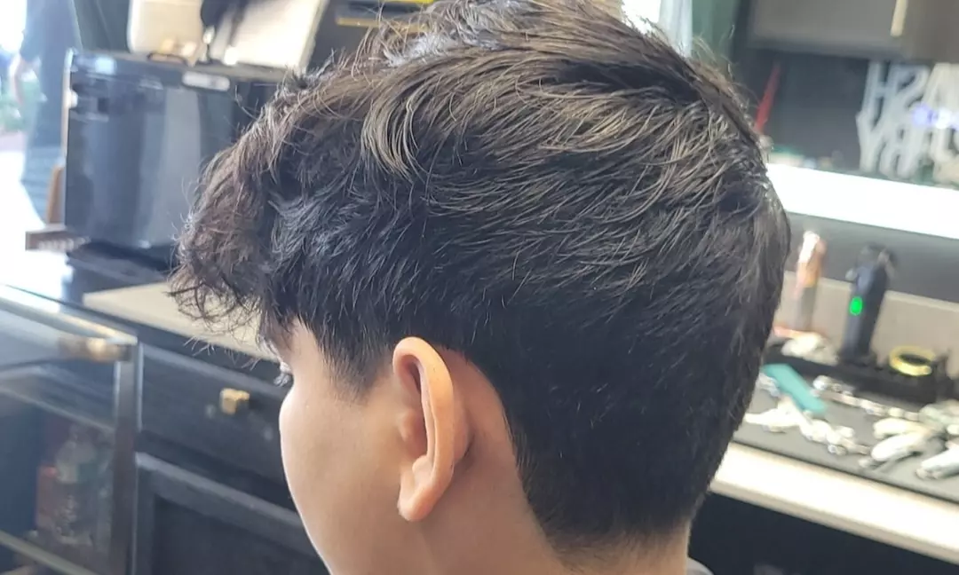 Transform your look: Up to 6 Men's Haircut & Style - 35 Minute Each
