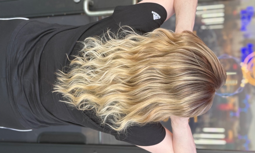 Image 4: Haircut, Condition & Blowdry w/ Optional Highlights/Balayage/Touch-up!