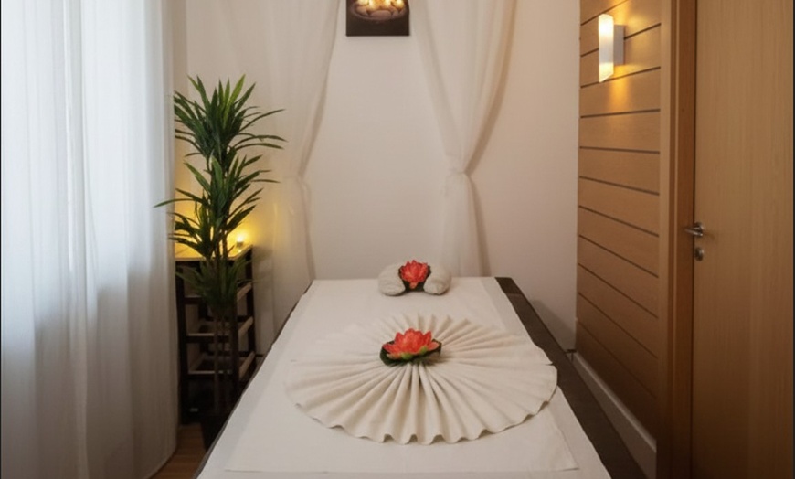 Image 3: Évasion et détente dans un univers apaisant à Paris 18ᵉ