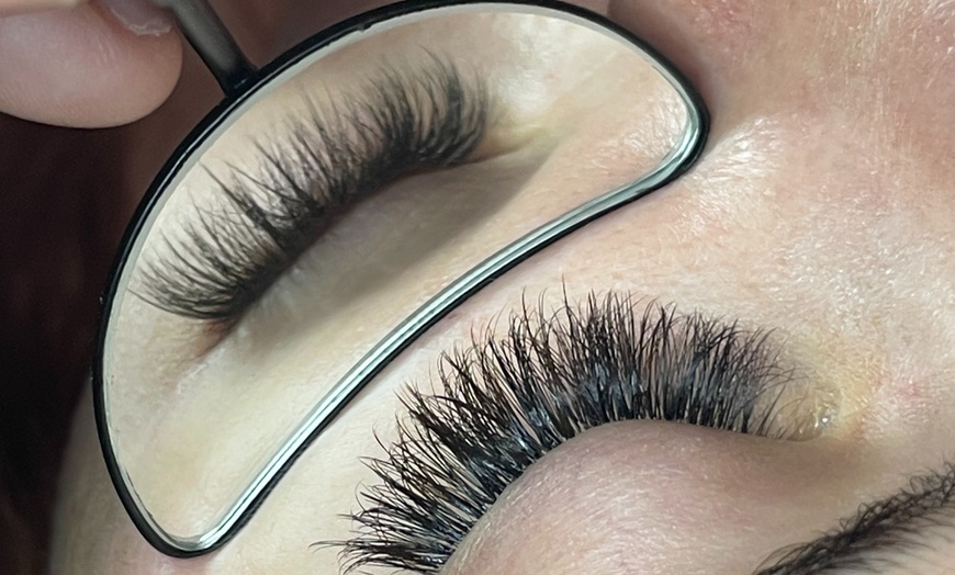 Image 3: Full Set Hybrid Lash Extensions with Perm and Tint for Stunning Eyes
