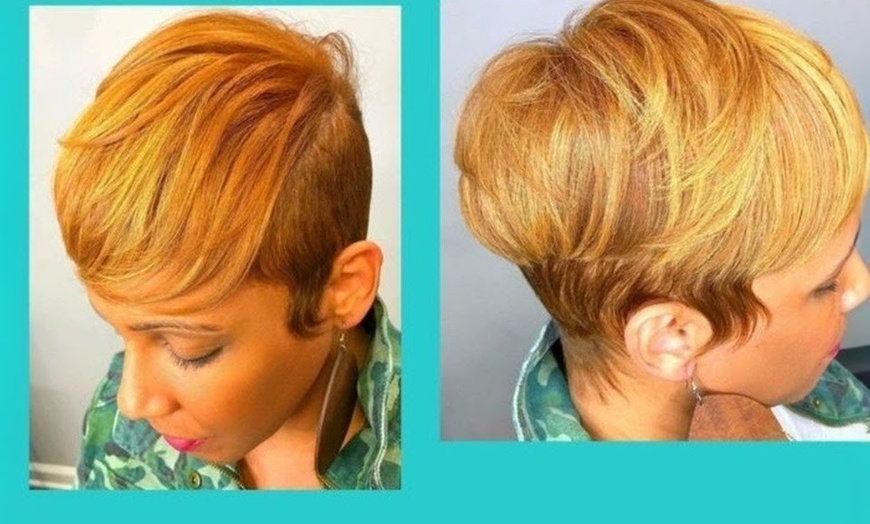 Image 2: Women's Shampoo, Haircut and Style with Optional Single Process Color