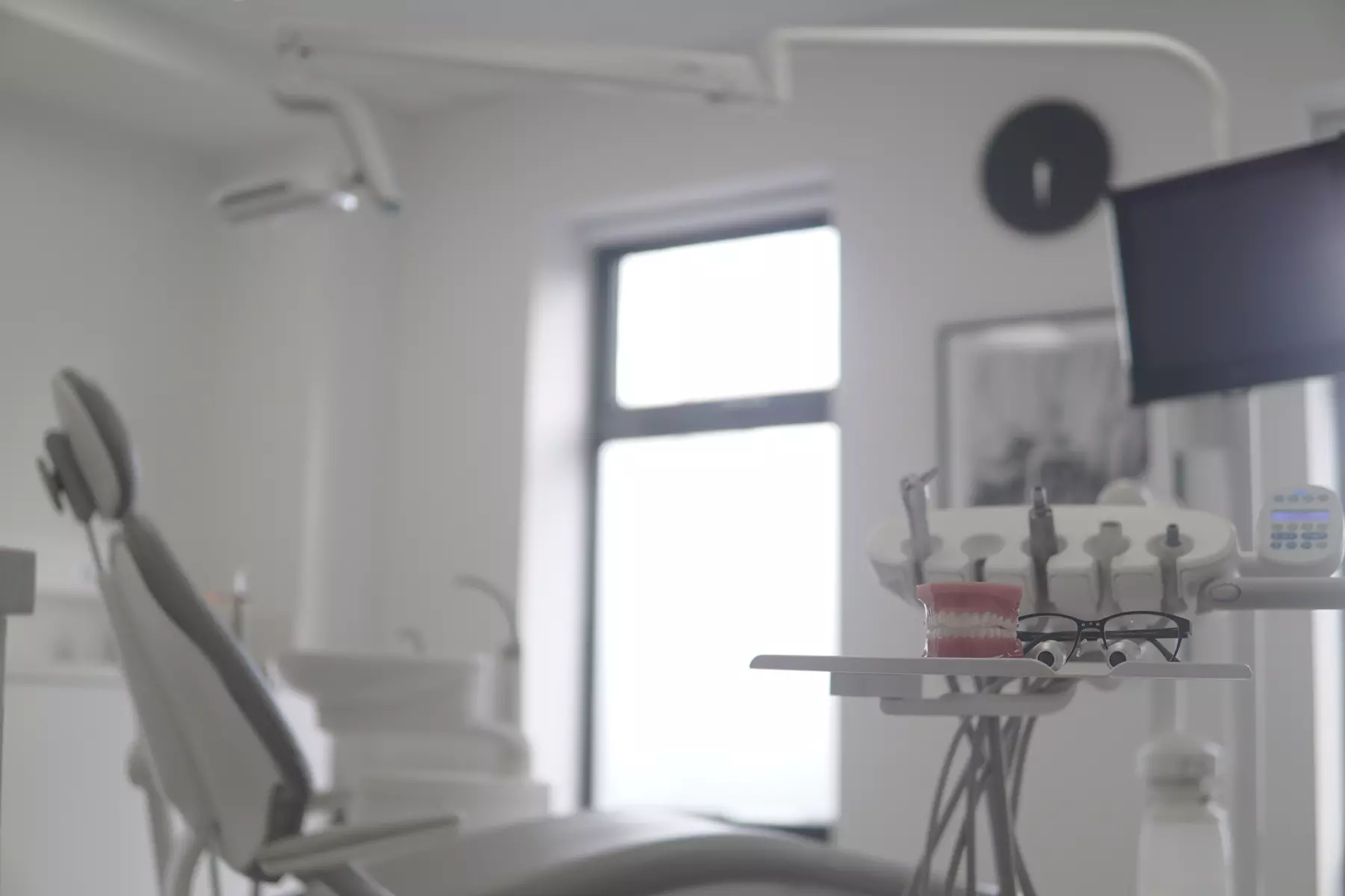 Get a Fresh Smile: Dental Scale+ Polish/Dental Clean w/ Scale+ Airflow