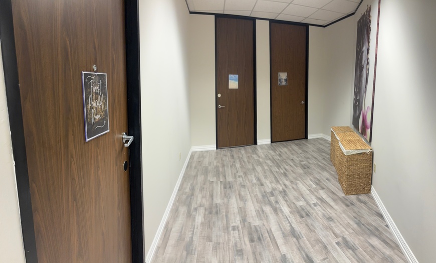 Image 5: Up to 58% Off on Couples Massage at Cocolux Massage