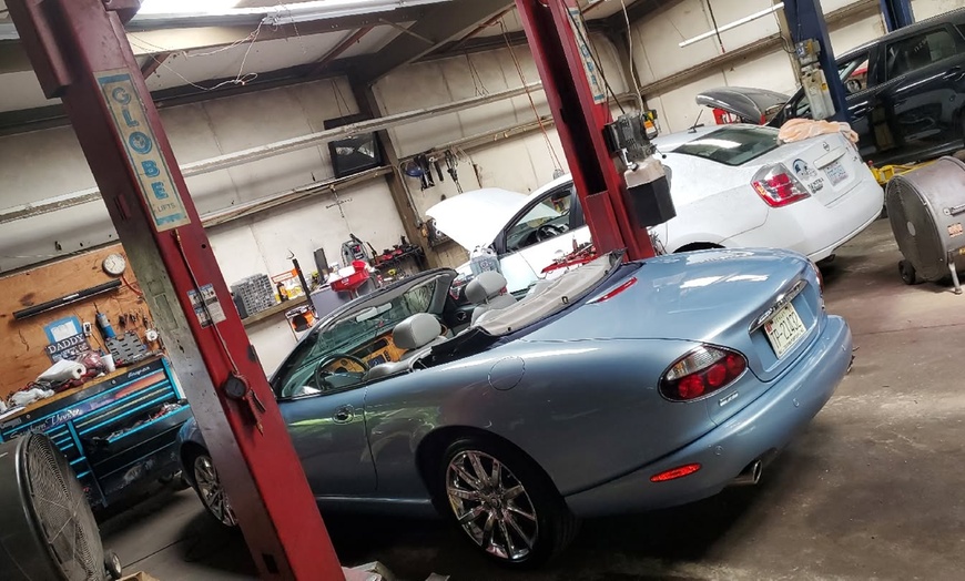 Image 4: Full-Service Oil Change with Full Point Inspection for 1 or 2 Cars