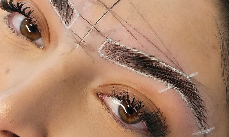 Image 4: Épilation des sourcils et autres soins avec Lia Beauty