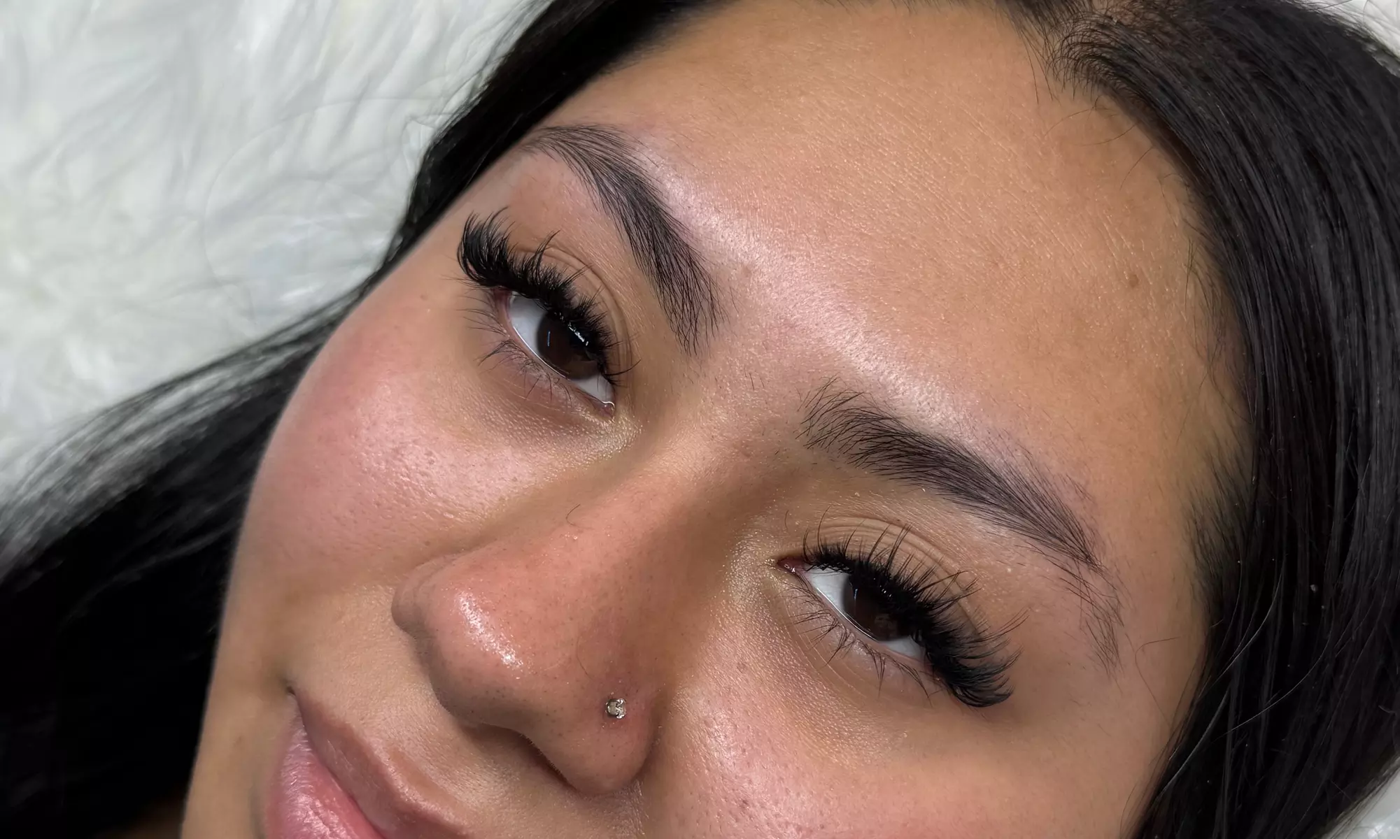 Get Stunning Lashes with Custom and Model Full Sets