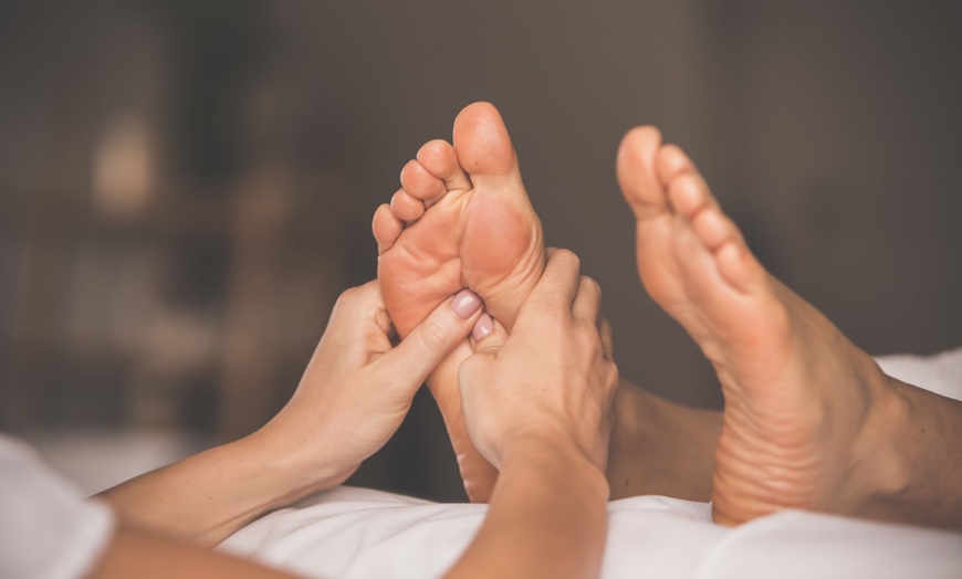 Image 3: 60-Min Foot Reflexology & Body Session w/ Foot Bath & Hot Stones